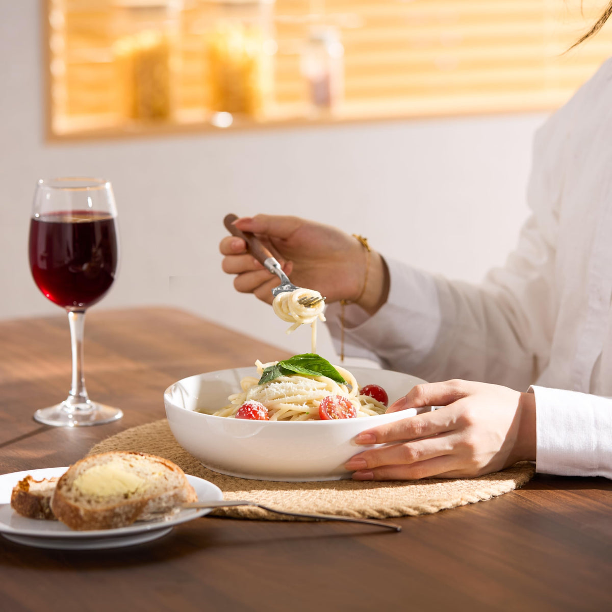 White 40 oz Pasta Bowls Set of 4 H930