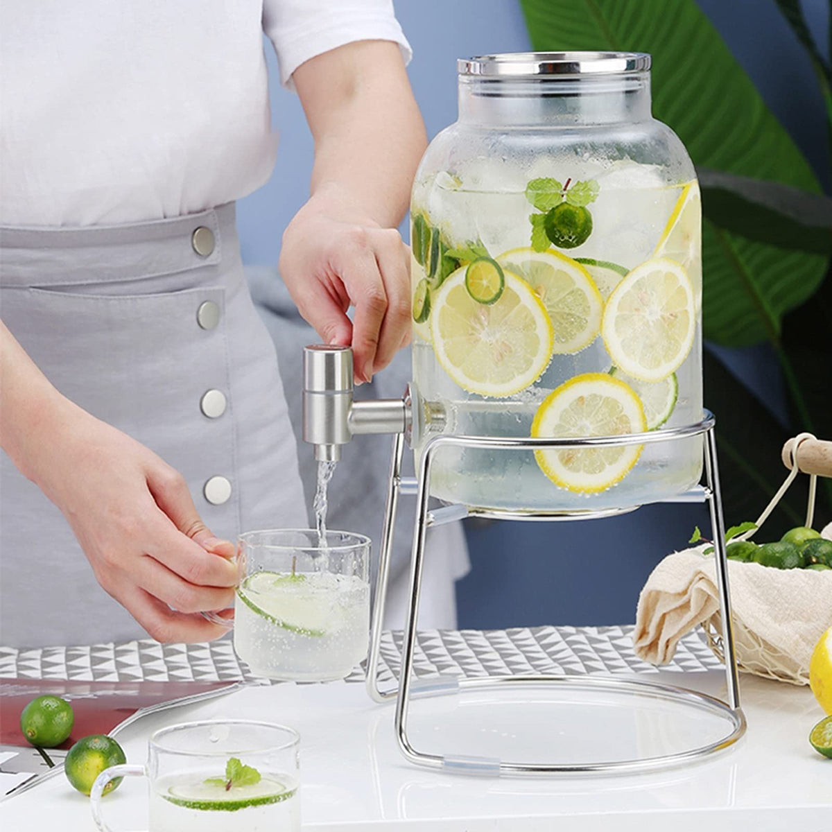 Large-capacity Cold Water Jug with Faucet High Borosilicate Glass Teapot with Base 101.4 Oz O4918