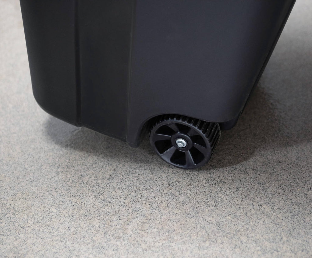 32 Gallon Black Plastic Garbage Can with Attached Lid B249349